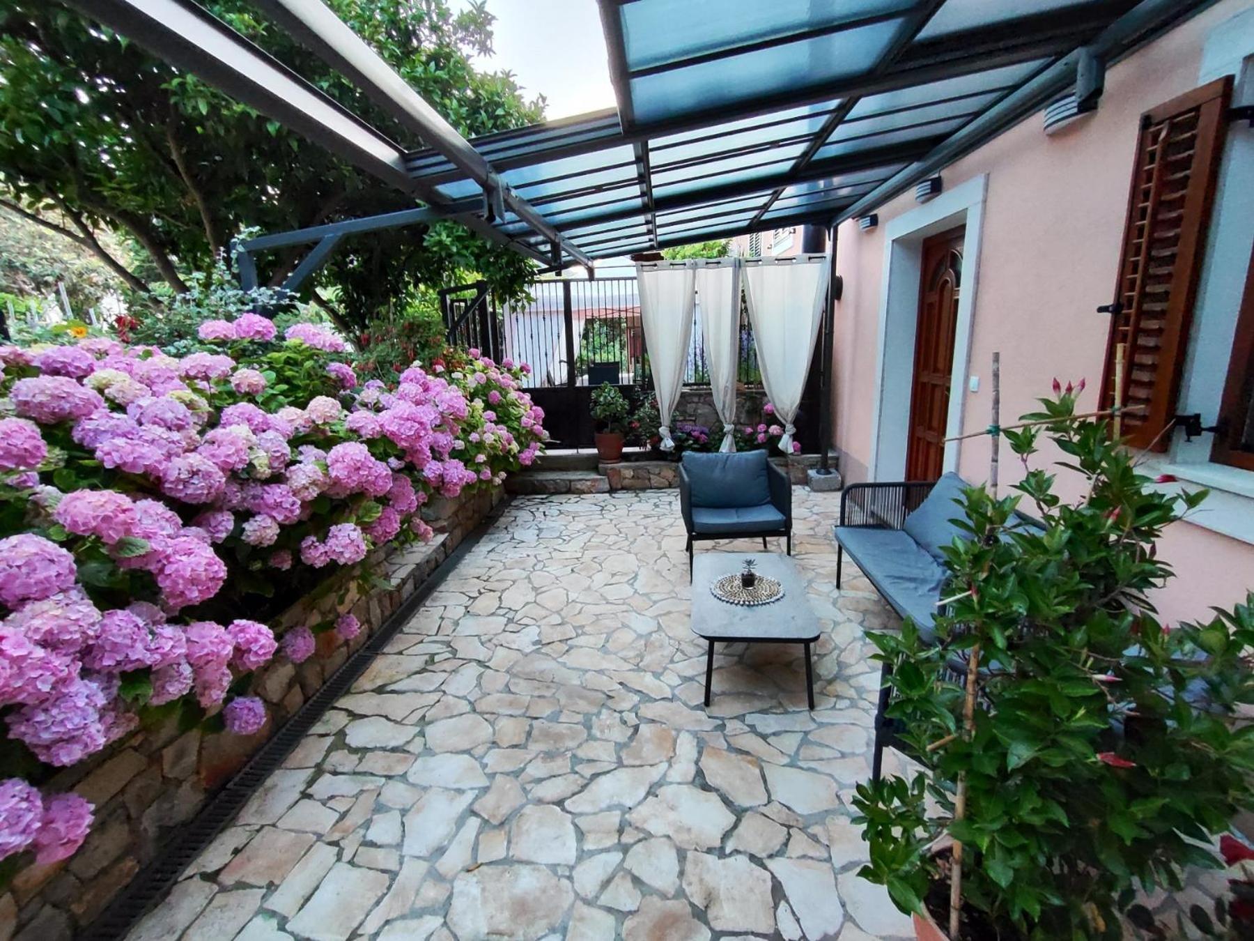 Vacation House Orange Велі-Лошинь Екстер'єр фото