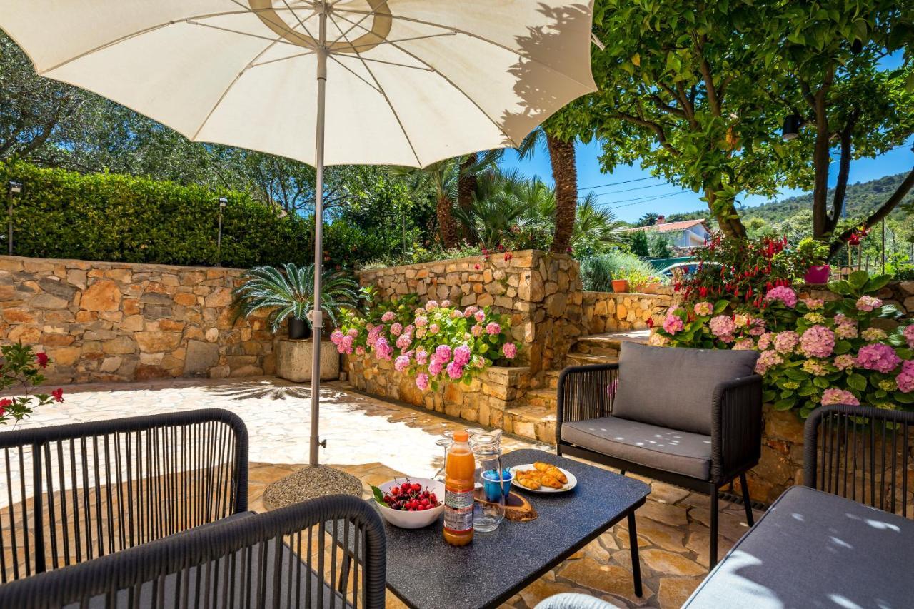 Vacation House Orange Велі-Лошинь Екстер'єр фото