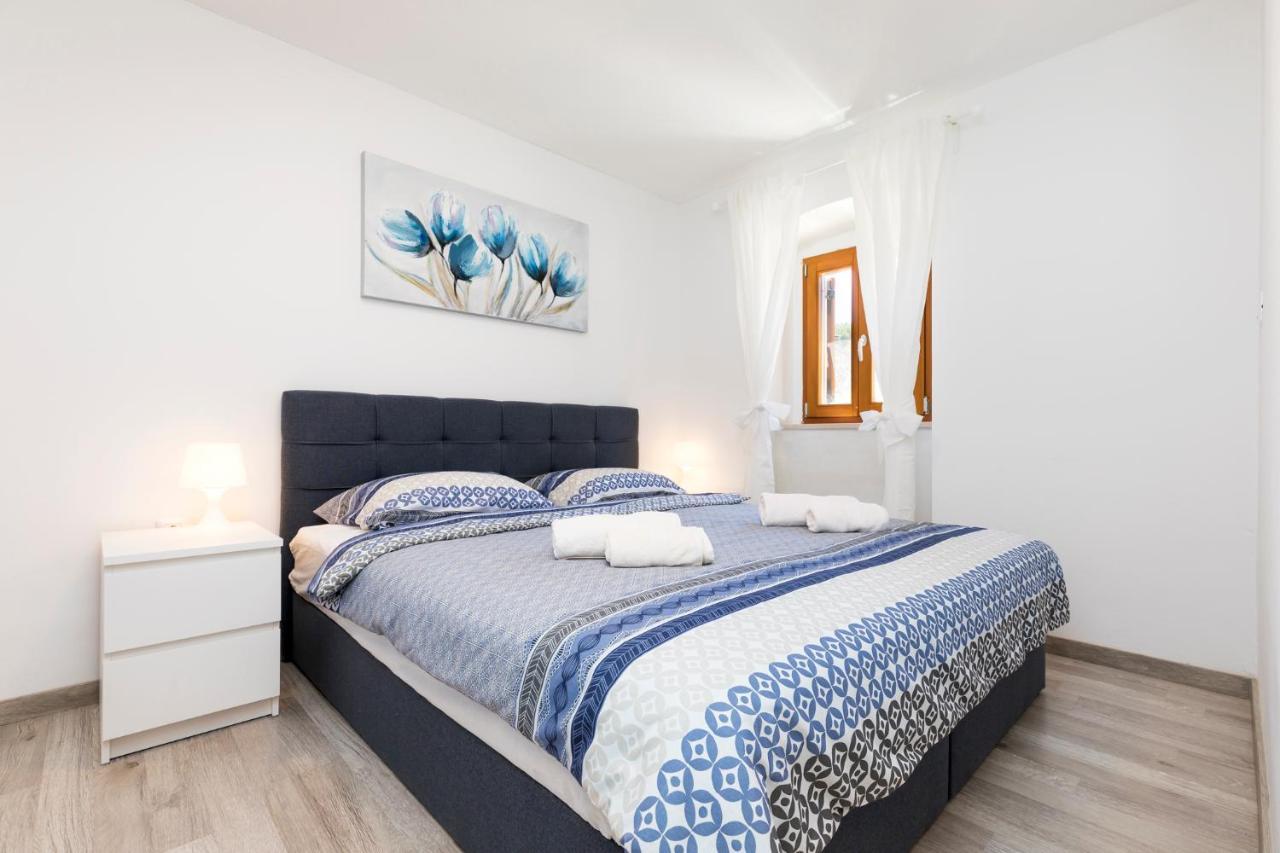 Vacation House Orange Велі-Лошинь Екстер'єр фото