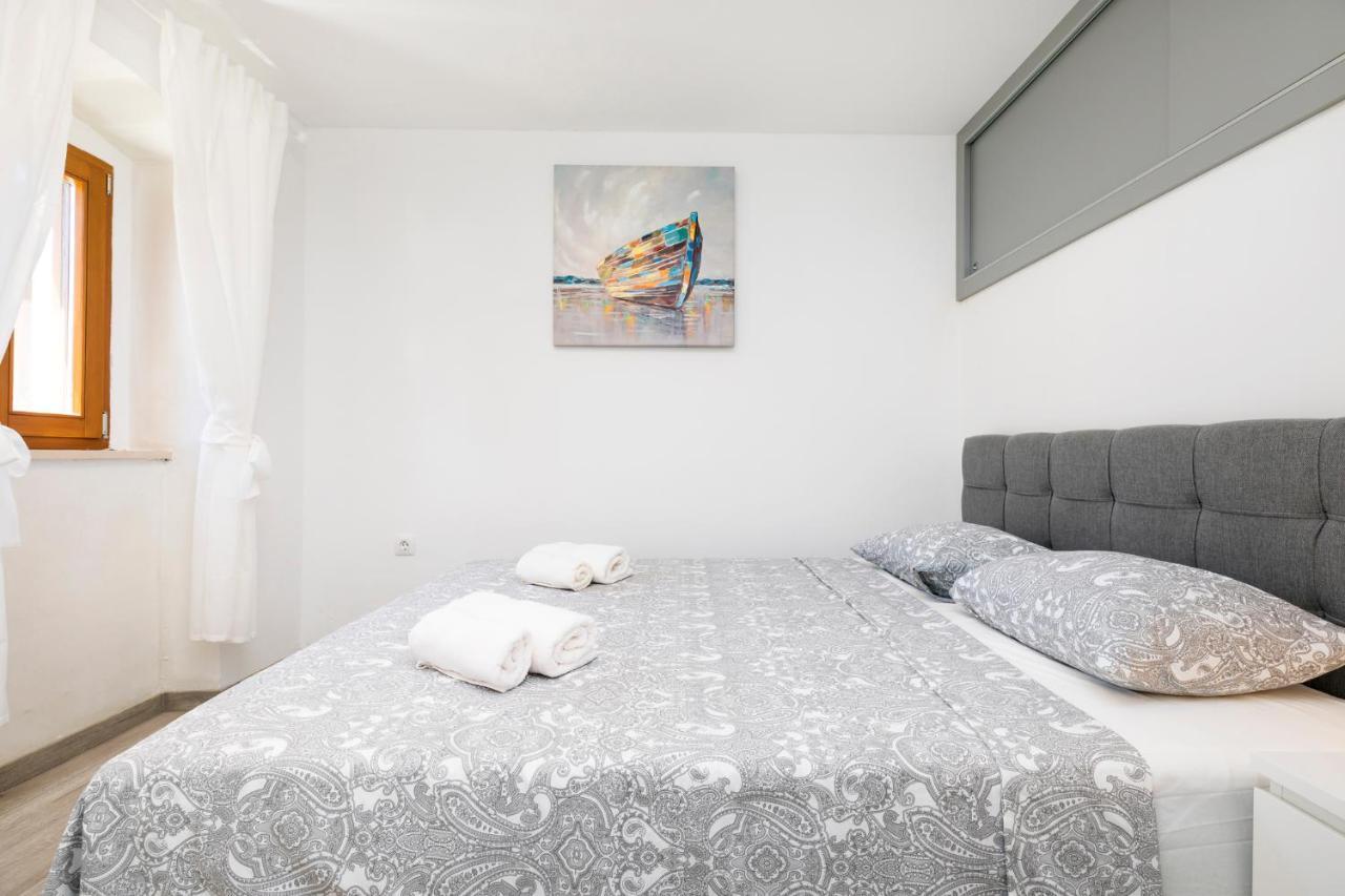 Vacation House Orange Велі-Лошинь Екстер'єр фото