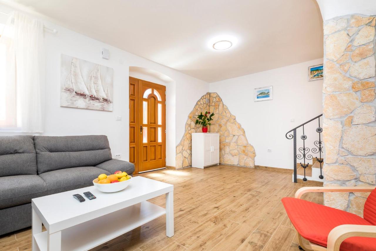 Vacation House Orange Велі-Лошинь Екстер'єр фото