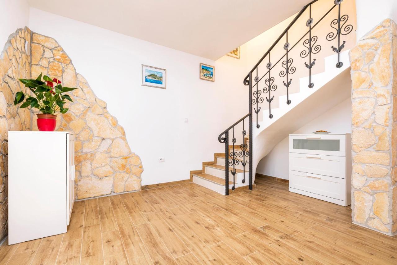 Vacation House Orange Велі-Лошинь Екстер'єр фото